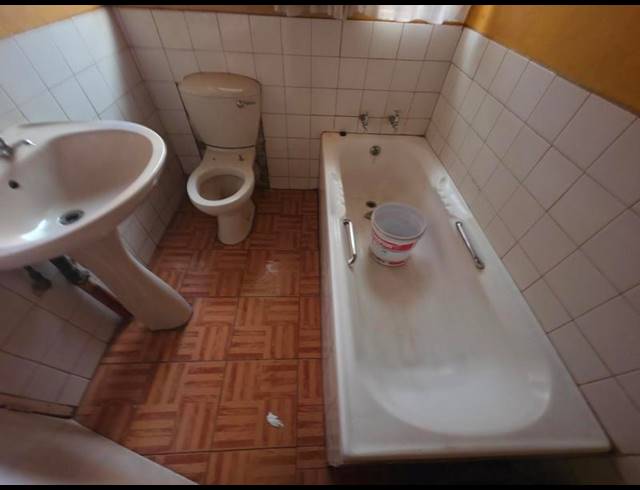 4 BEDROOM HOUSE FOR SALE IN TEMBISA EXT 7